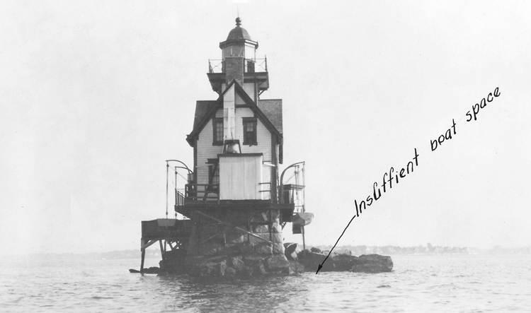 Bullock Point Lighthouse, Rhode Island at Lighthousefriends.com