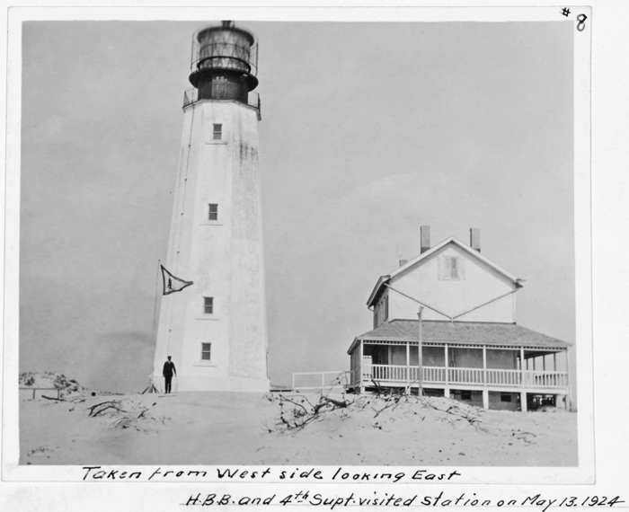 Cape Henlopen Lighthouse Delaware at Lighthousefriends com