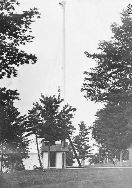 Carleton Island Lighthouse, New York at Lighthousefriends.com