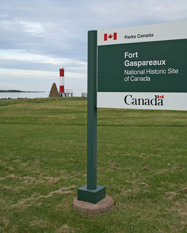 Fort Monckton Lighthouse, New Brunswick Canada at Lighthousefriends.com