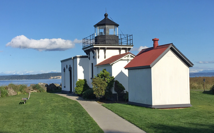 Point No Point Lighthouse, Washington at Lighthousefriends.com