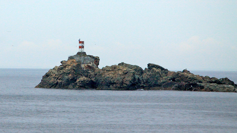 Squarry Island Lighthouse, Newfoundland Canada at Lighthousefriends.com