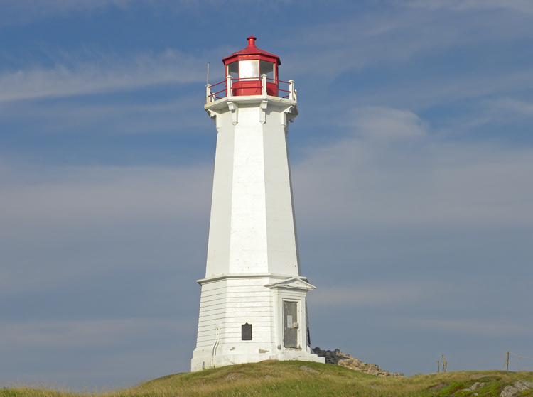 Louisbourg Lighthouse, Nova Scotia Canada at Lighthousefriends.com